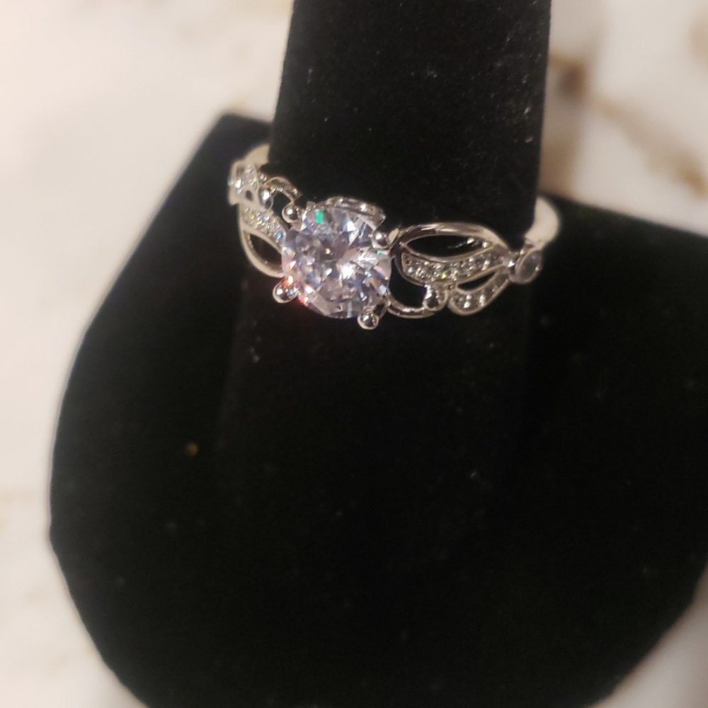 Women  ring - Picture 2 of 4